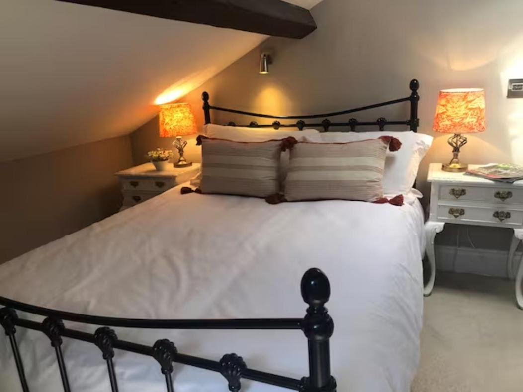 Pass The Keys Old Beams Luxury Style & Comfort In Town Centre Bakewell Eksteriør billede