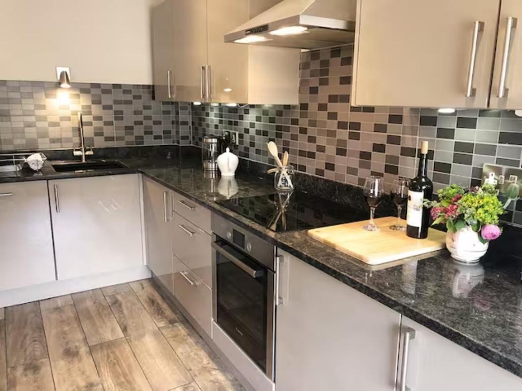 Pass The Keys Old Beams Luxury Style & Comfort In Town Centre Bakewell Eksteriør billede